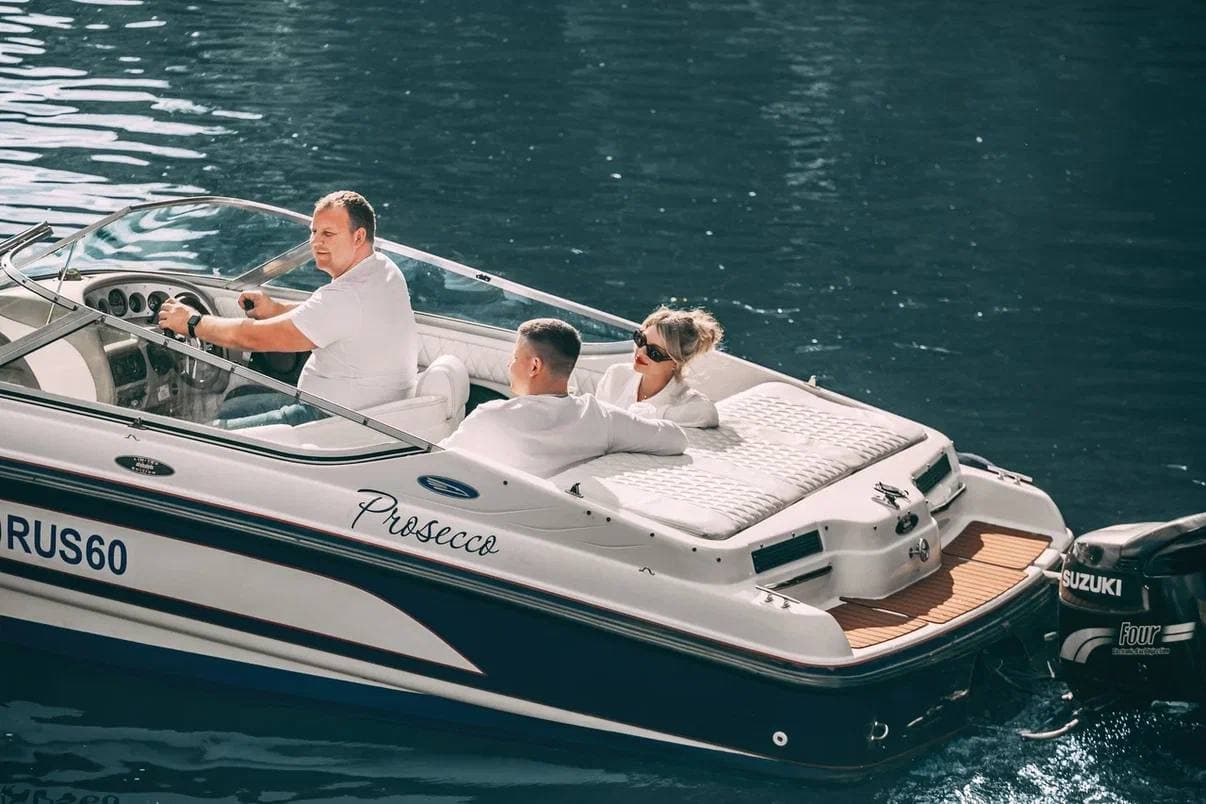 Аренда катера Просекко (Chaparral 190 Sport) для прогулок по воде